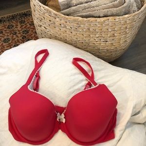 VS Lightly Lined Demi Bra w/ Scalloped Lace